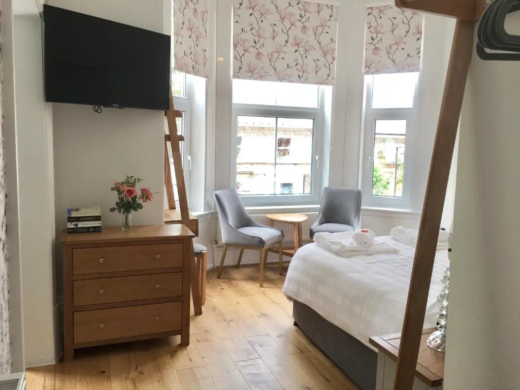 Delightfully Stylish Studio for 2 in York, Avon Valley, United Kingdom
