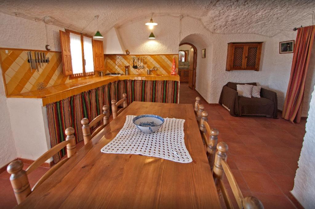 Posteľ alebo postele v izbe v ubytovaní Charming rental with shared pool in Gorafe