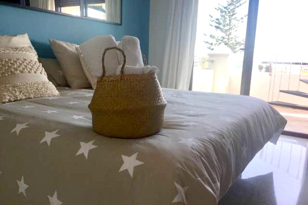 Posteľ alebo postele v izbe v ubytovaní Elegant Villa Marbella + Pool