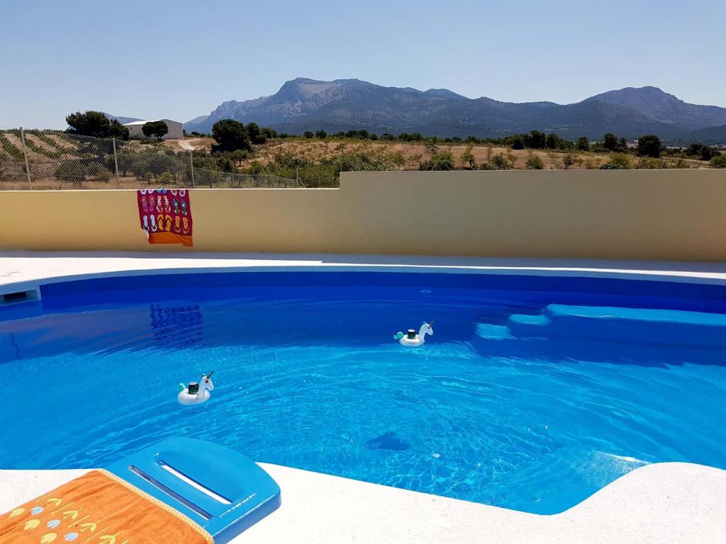 Bazen u objektu 4 bedrooms villa with private pool enclosed garden and wifi at Zarzadilla de Totana ili u blizini