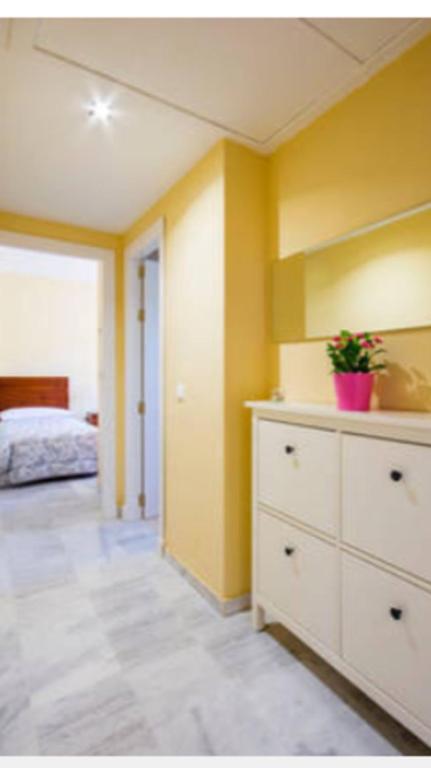 Posteľ alebo postele v izbe v ubytovaní Spacious Apartment in Marbella, Pool