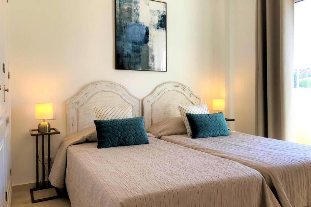 Posteľ alebo postele v izbe v ubytovaní PENTHOUSE BERMUDA BEACH 2