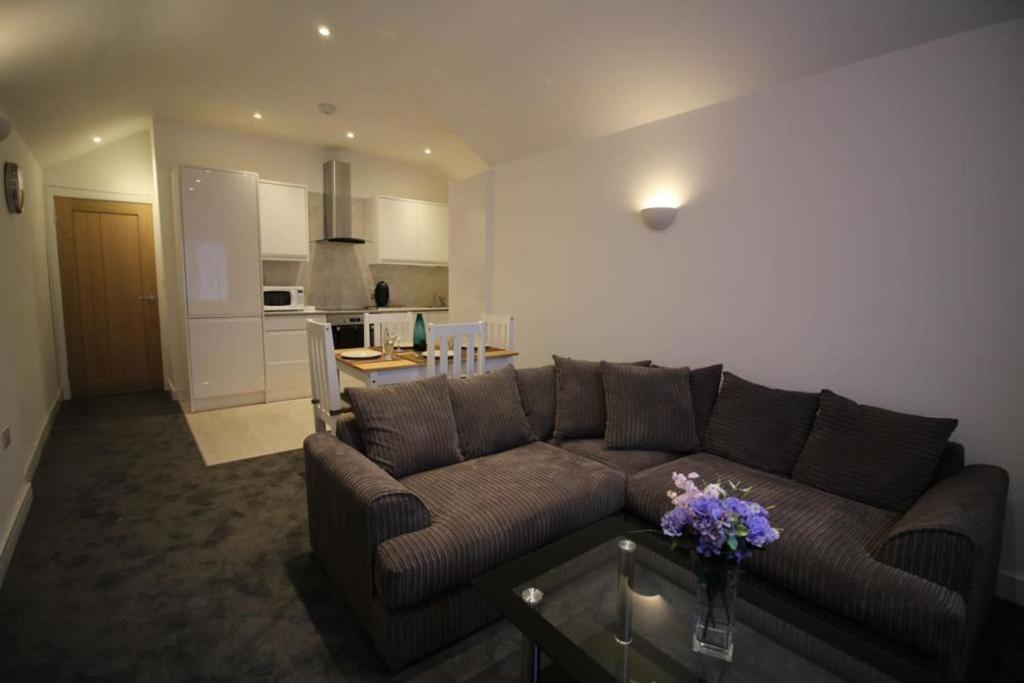 Immaculate 1 Bed Apartment in the heart of Staines
