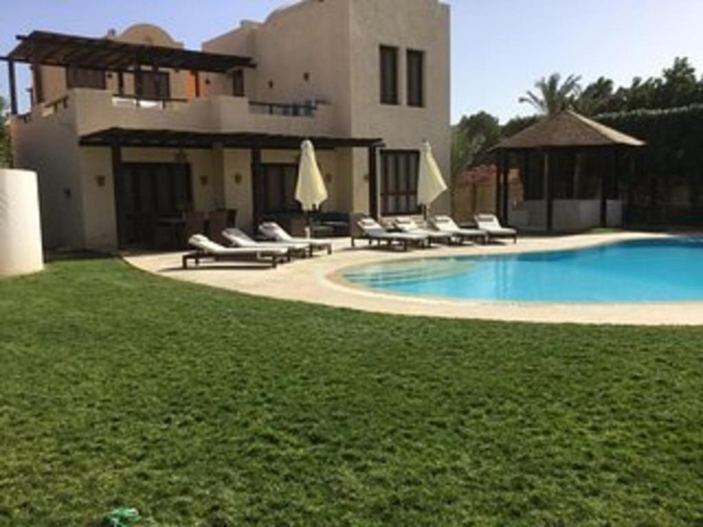 The swimming pool at or close to Extremely Private Villa with Optional Pool Heating