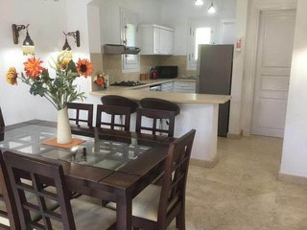 A kitchen or kitchenette at Extremely Private Villa with Optional Pool Heating