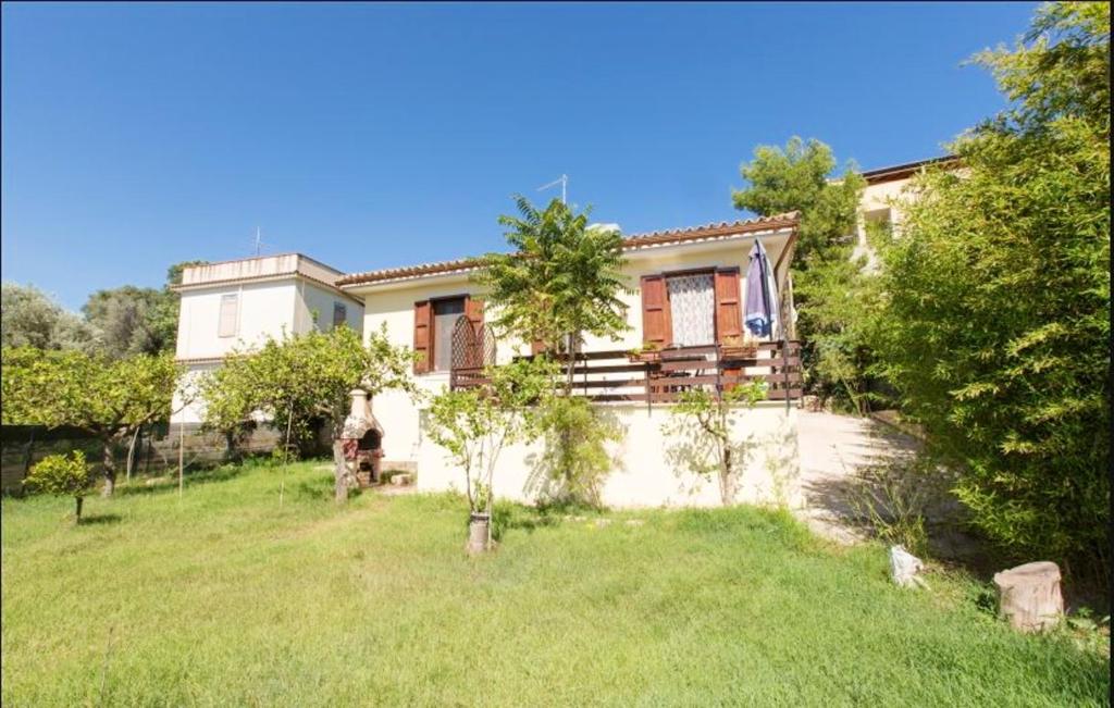 Vườn quanh Spacious house in Lido di Noto with terrace and garden