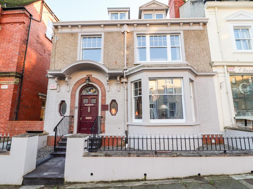 Livingstone House, Llandudno (updated prices 2024)