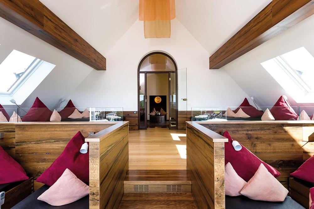 Posezení v ubytování Hotel Hirsch