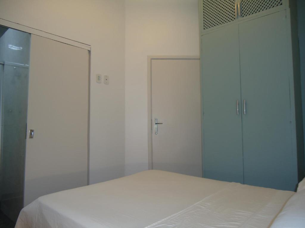  Copacabana 3 quartos ar cond a 2 qds da praia