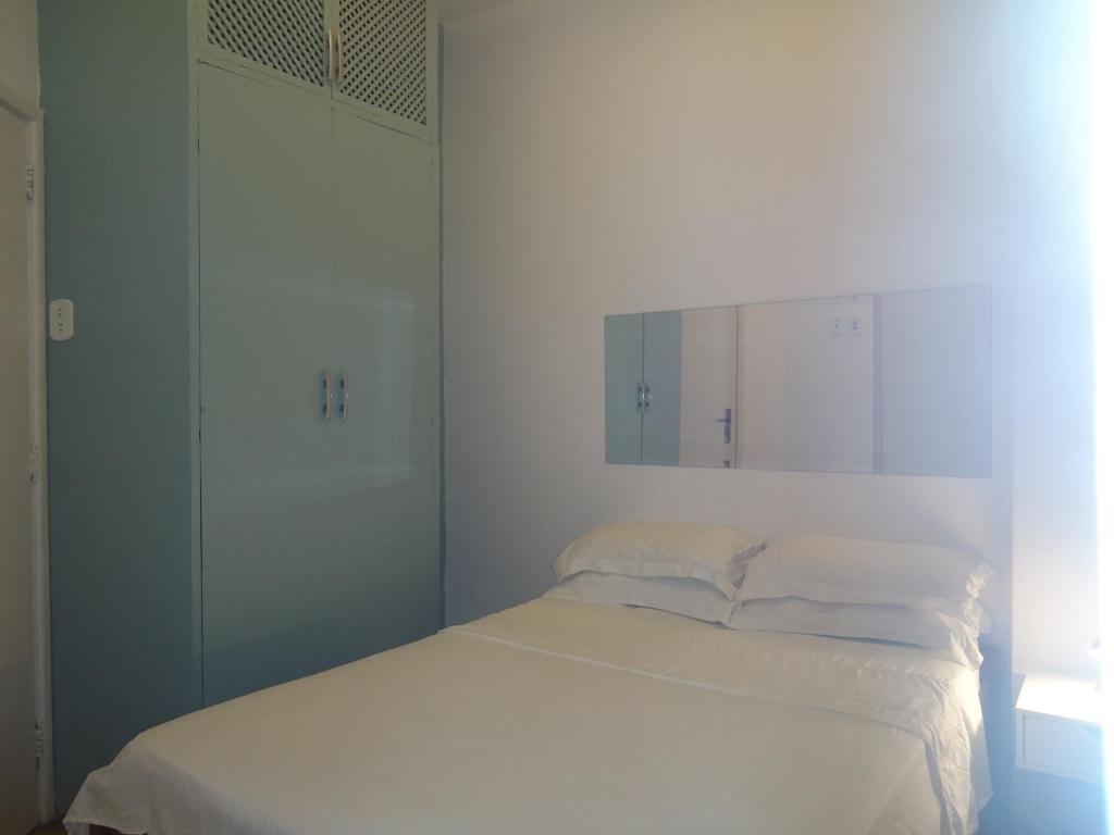  Copacabana 3 quartos ar cond a 2 qds da praia