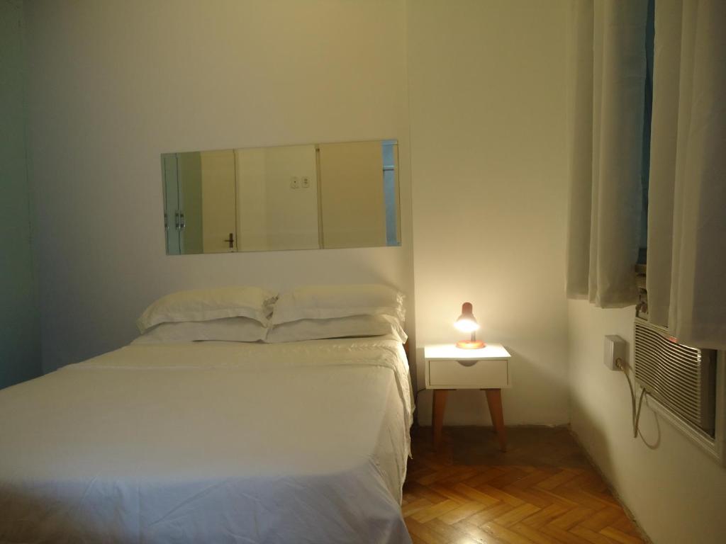  Copacabana 3 quartos ar cond a 2 qds da praia