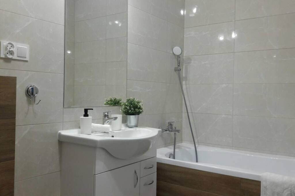 Kúpeľňa v ubytovaní Lux Apartment close to Medicover and Paley