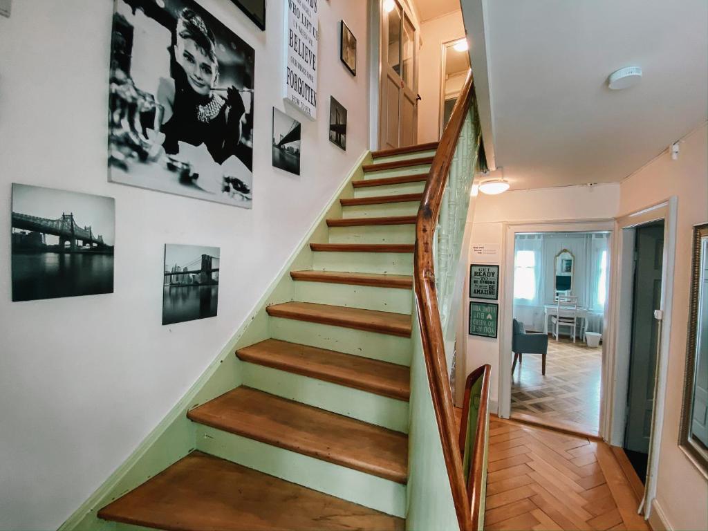 CityLodge St Gallen - 2 min to Marktplatz - Resim 18