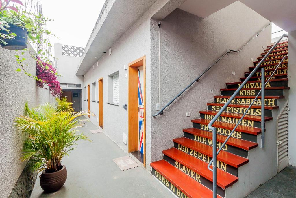 VivApp Rock CGH Suites