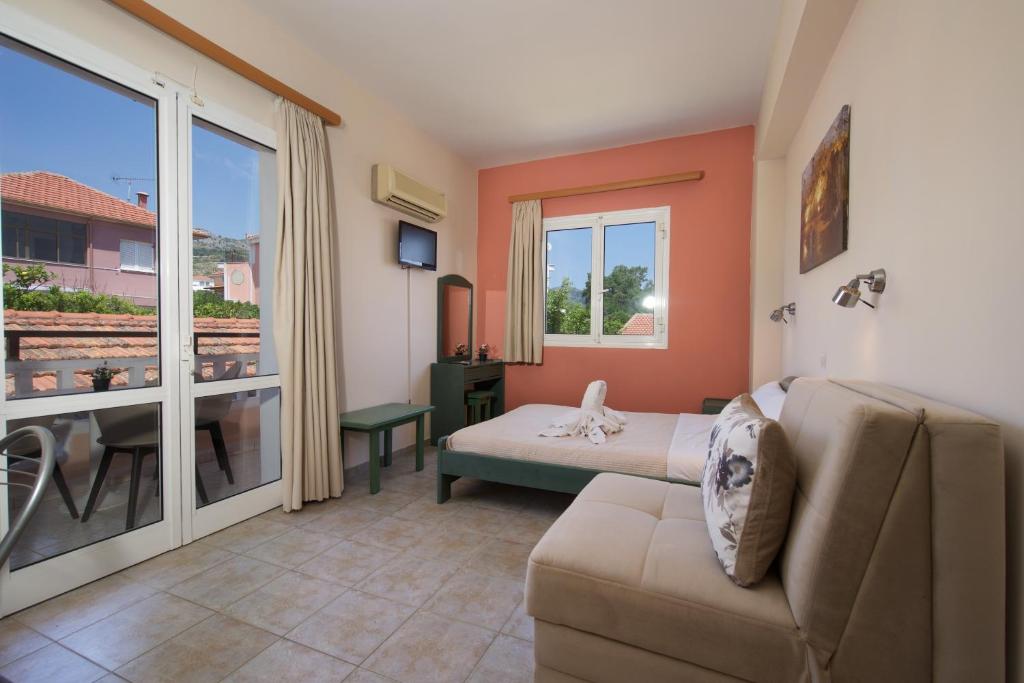 Posezení v ubytování Theodora Studios & Apartments