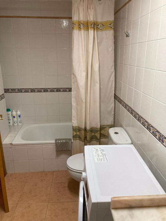 Koupelna v ubytování Casa Encuentra, en el Pirineo al lado de Ainsa