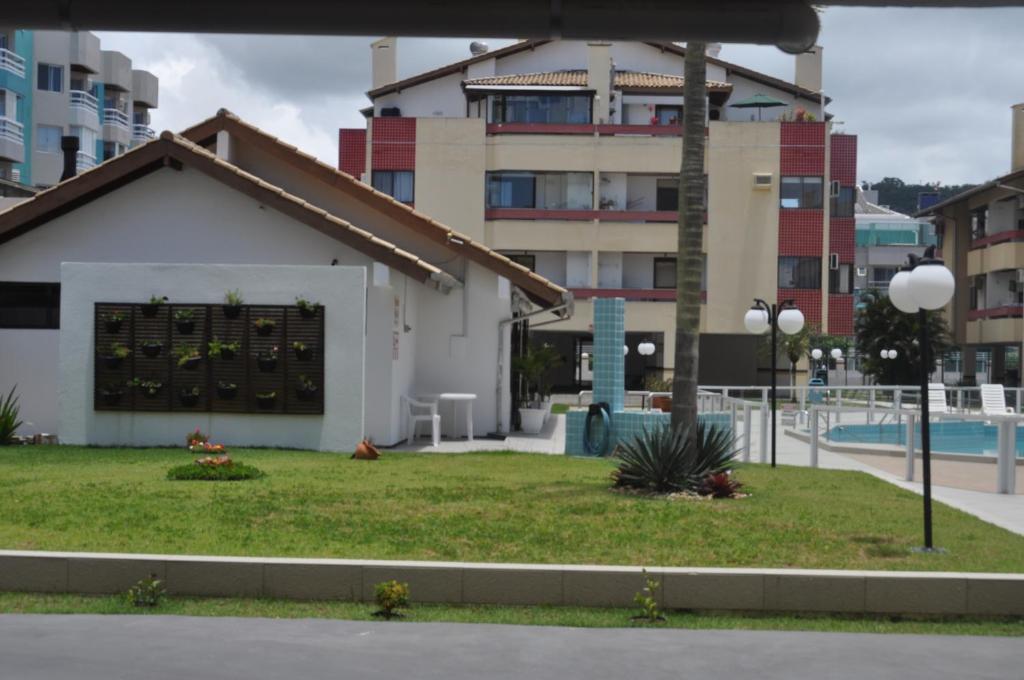  Pé na areia