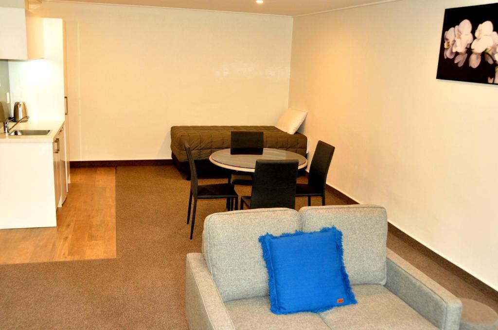 St James Apartments - Resim 7