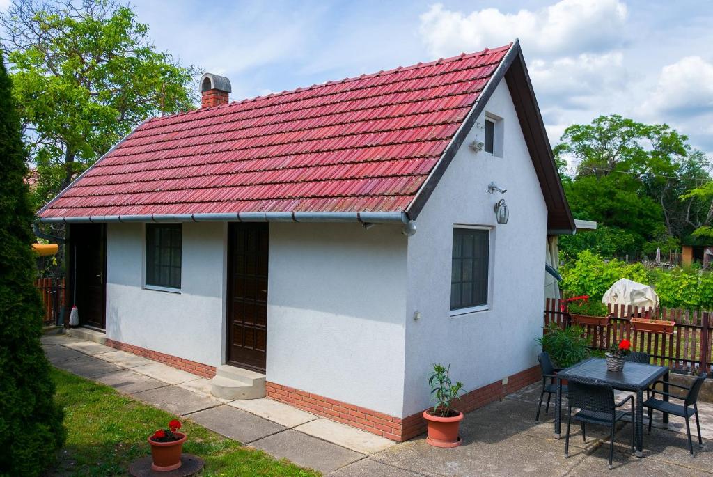 Vonkajšia záhrada v ubytovaní Huszár vendégház
