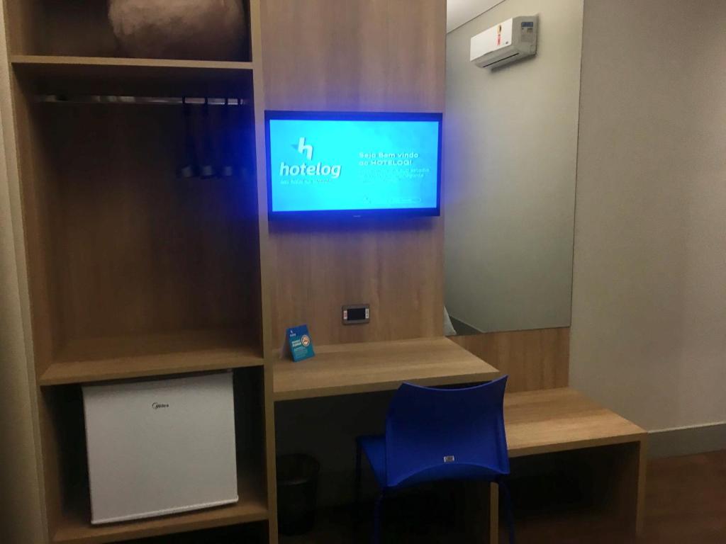 TV a/nebo společenská místnost v ubytování Hotelog