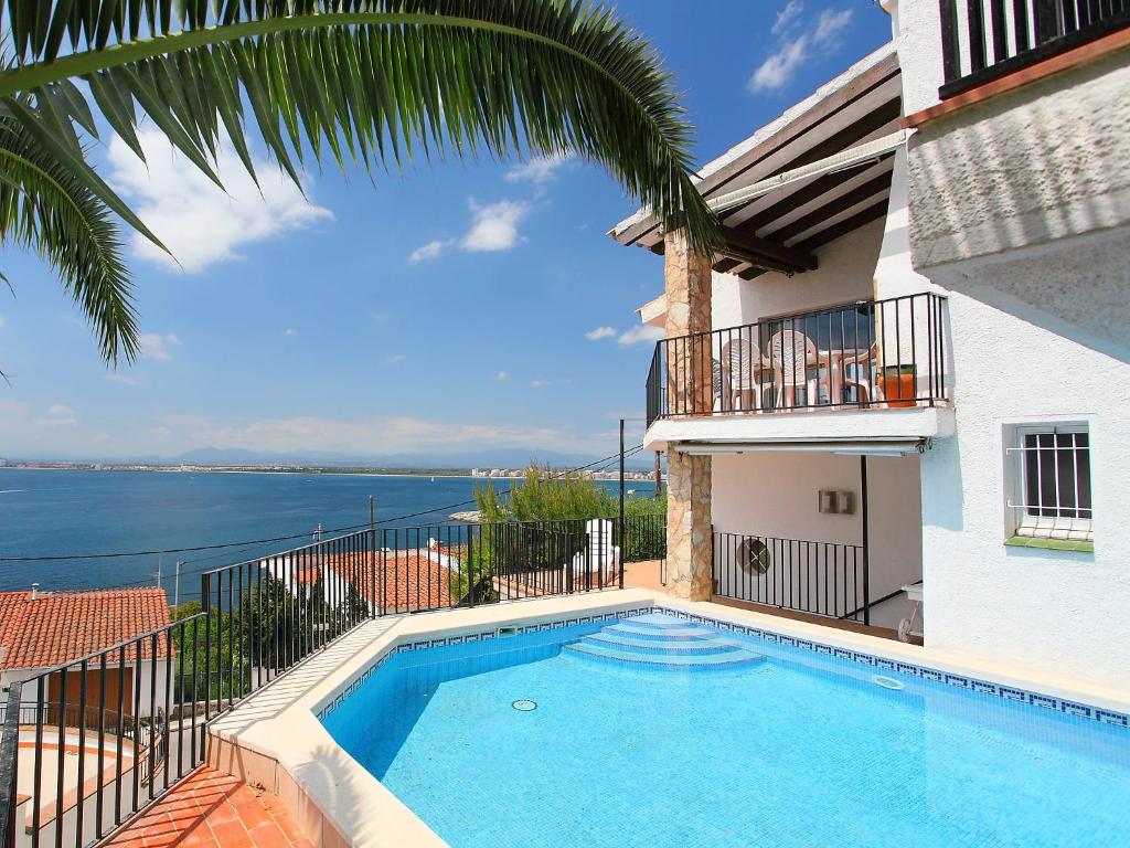 Bazén v ubytovaní Holiday Home Joan Sarda by Interhome alebo v jeho blízkosti