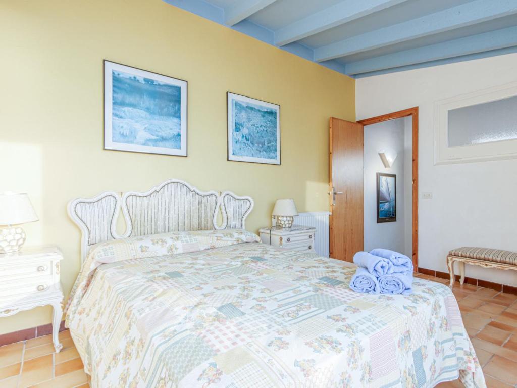 Posteľ alebo postele v izbe v ubytovaní Holiday Home Joan Sarda by Interhome