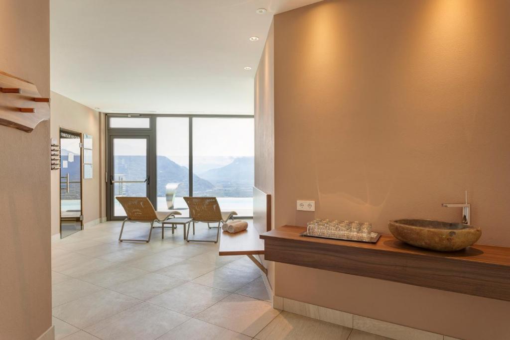 Nespecifikovaný výhled na hory nebo výhled na hory při pohledu z hotelu