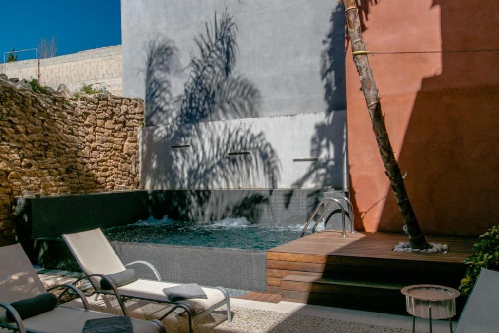 Bazén v ubytování Casa Murallas para 6 con piscina en Alcudia cerca de playas nebo v jeho okolí