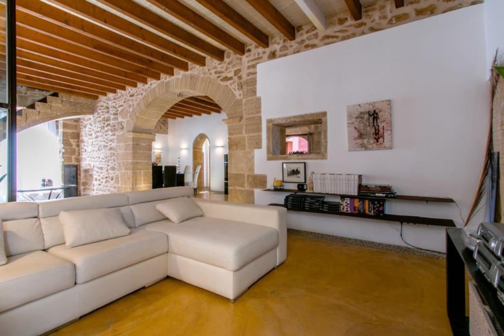 Posezení v ubytování Casa Murallas para 6 con piscina en Alcudia cerca de playas