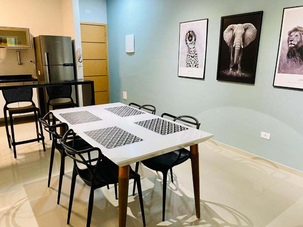  Belíssimo Apartamento no Centro de Ubatuba