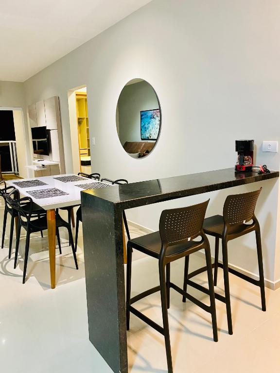  Belíssimo Apartamento no Centro de Ubatuba