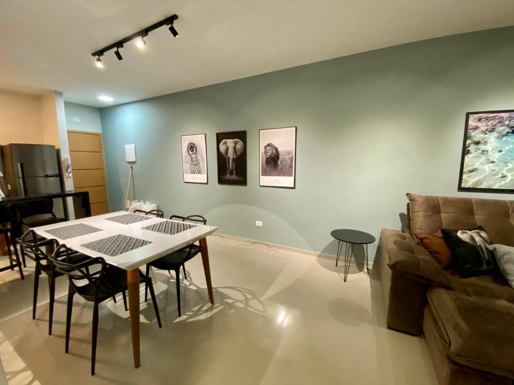  Belíssimo Apartamento no Centro de Ubatuba