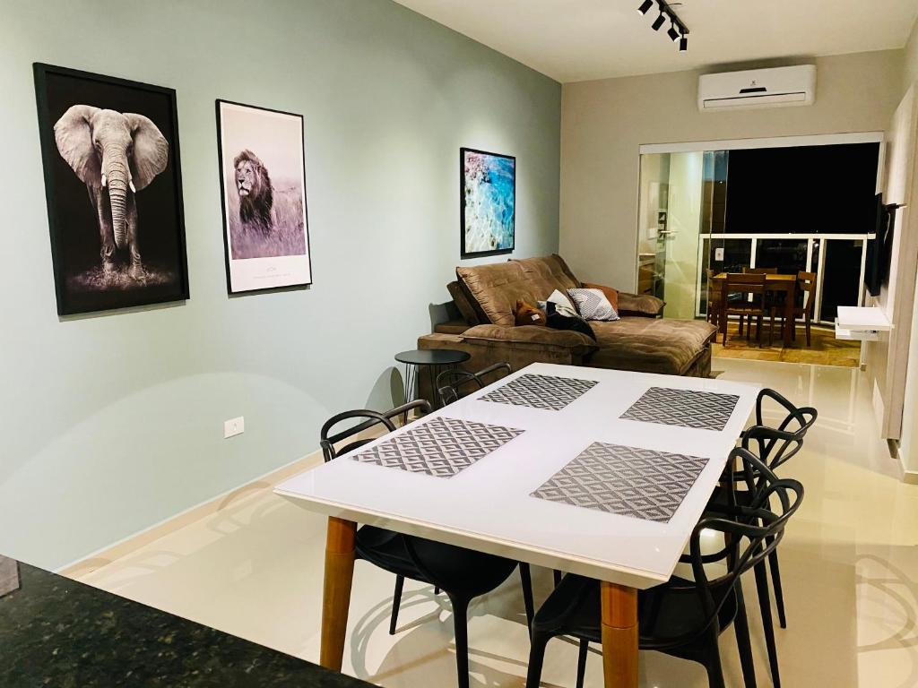  Belíssimo Apartamento no Centro de Ubatuba