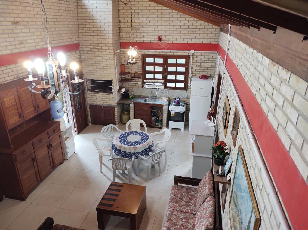  Casa Guarda do Embaú - 1 quadra da praia.