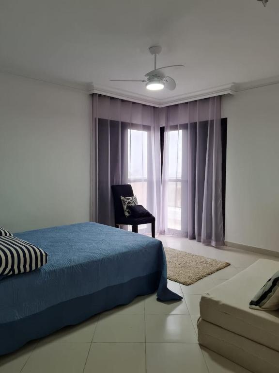  Cobertura Duplex c piscina e churrasqueira VISTA P MAR a 250 m da praia Guarujá Enseada