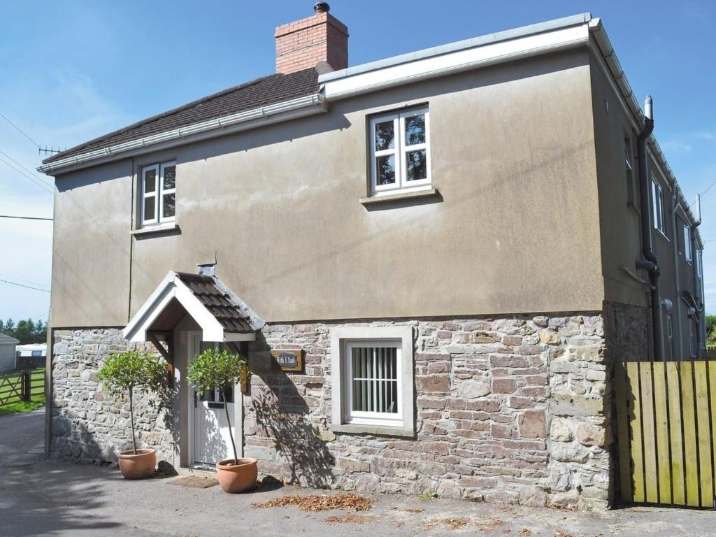 Wrth Y Nant Cottage