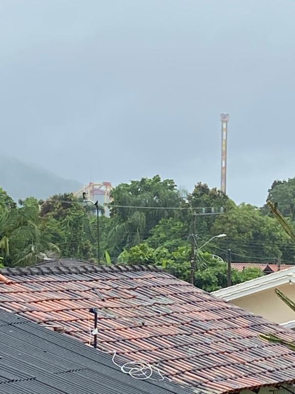  Apartamento próximo ao Beto Carrero e a 300m da praia