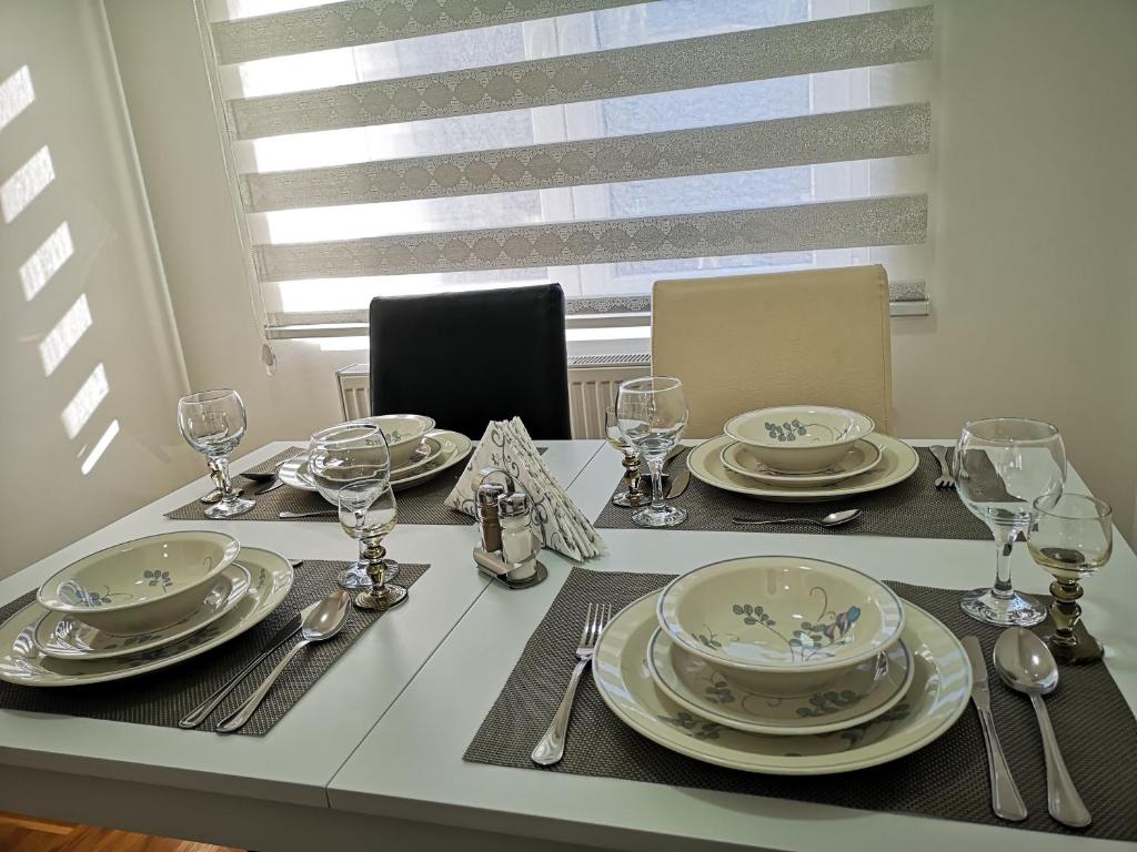 TV a/nebo společenská místnost v ubytování Apartman Novak Zlatar