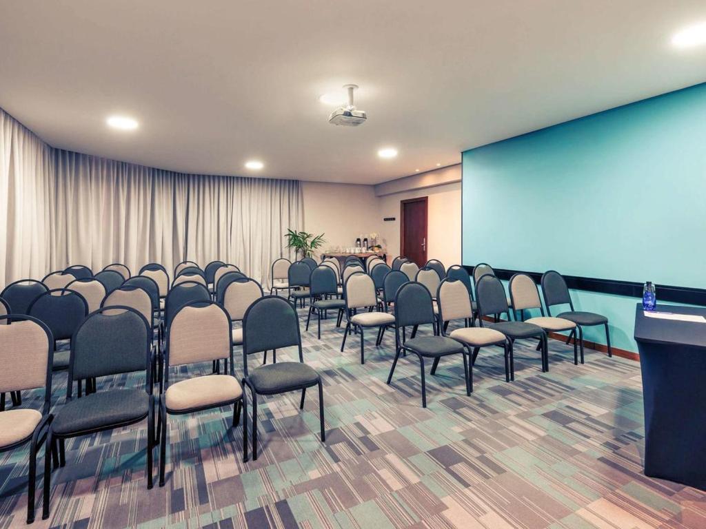  Apartamento em condomínio com infra completa e vista mar CA17
