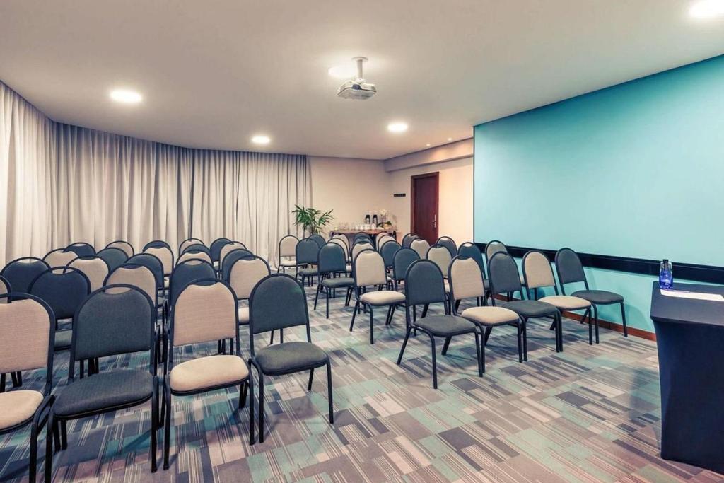  Apartamento em condomínio com infra completa e vista mar CA17