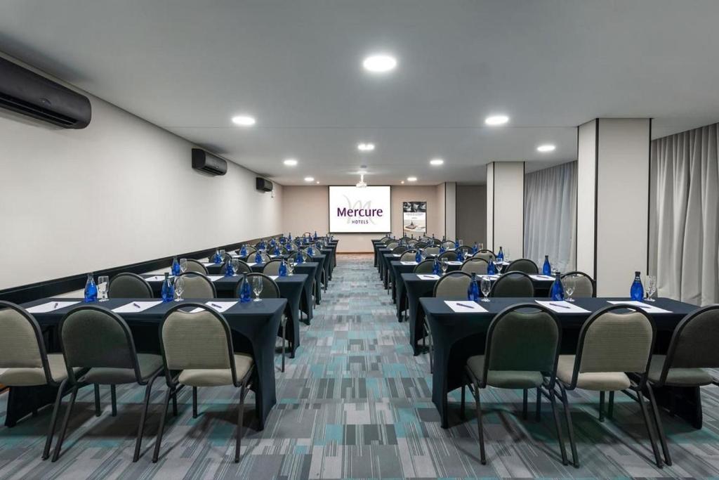  Apartamento em condomínio com infra completa e vista mar CA17