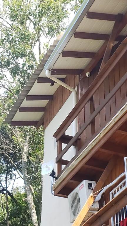  Casa climatizada com suíte e sacadas