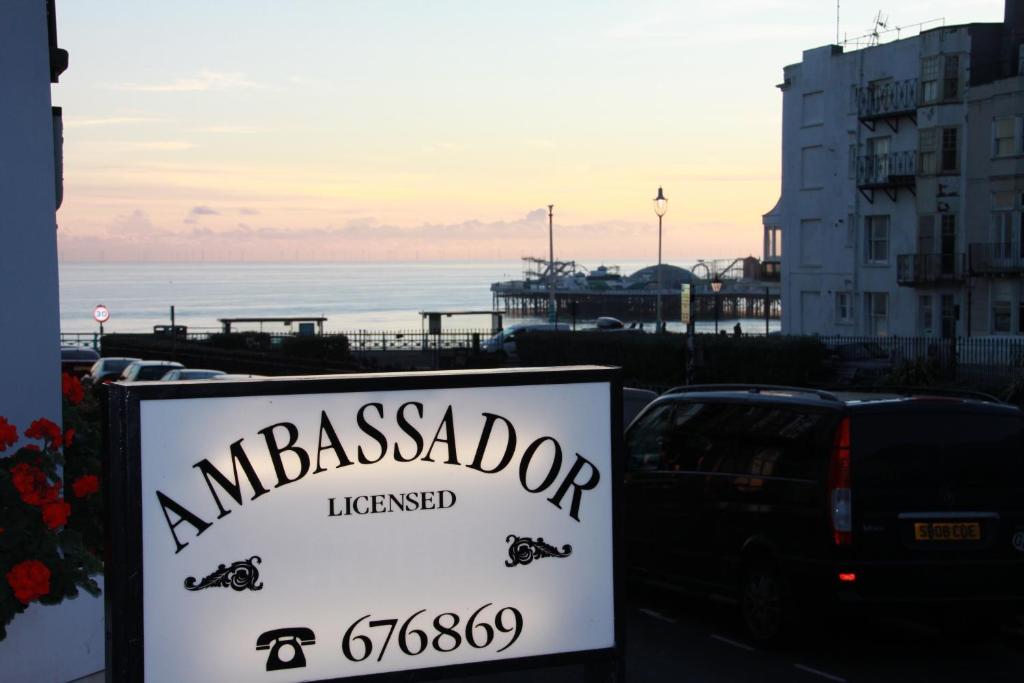 Ambassador Hotel - Resim 17
