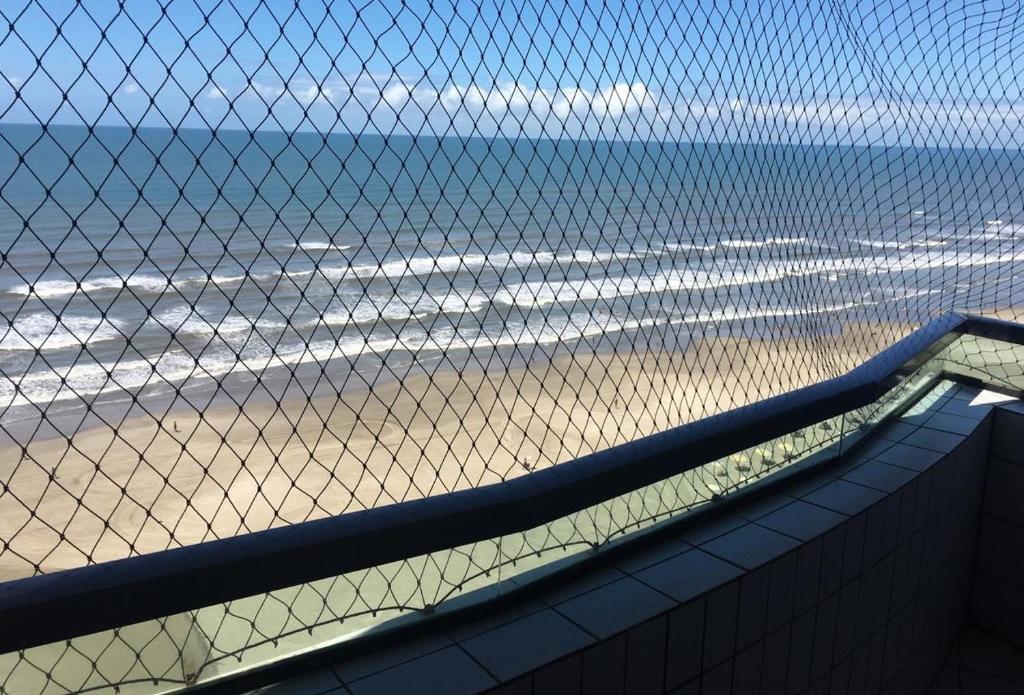  Apto Praia - Em frente ao mar.