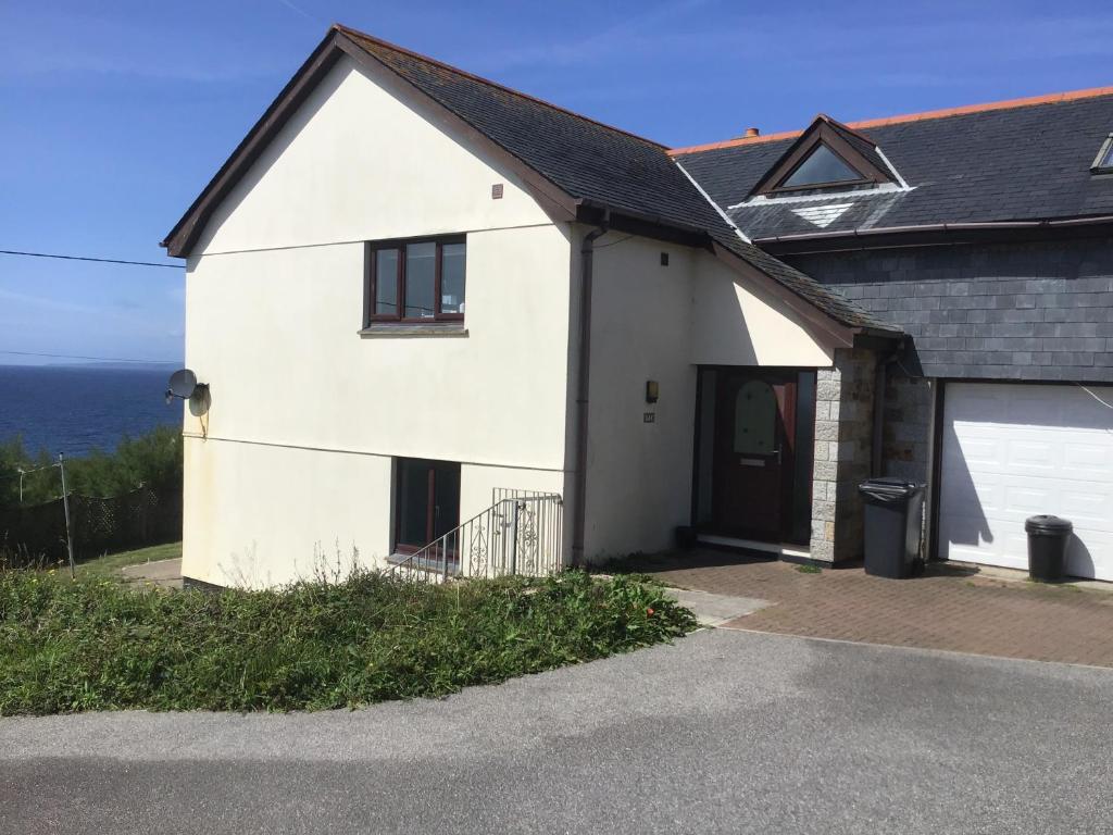 Gallery image of Captivating 8-Bed House in Porthleven in Porthleven
