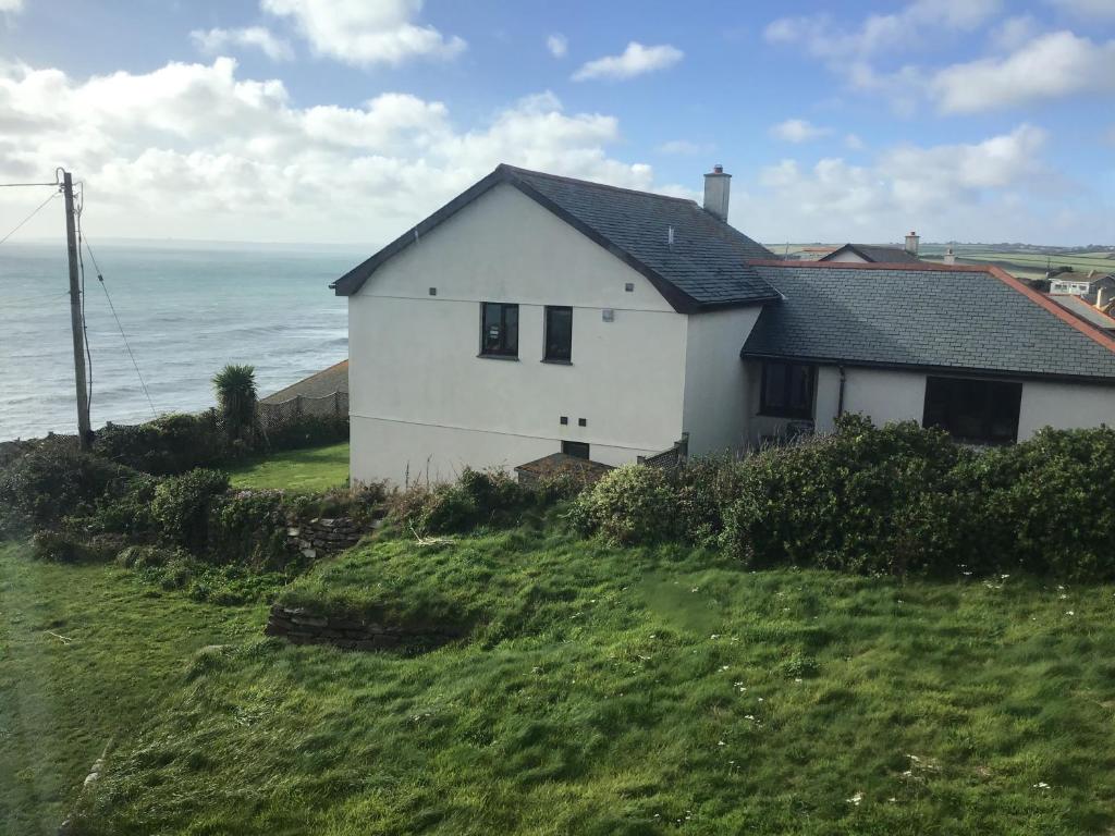 Gallery image of Captivating 8-Bed House in Porthleven in Porthleven