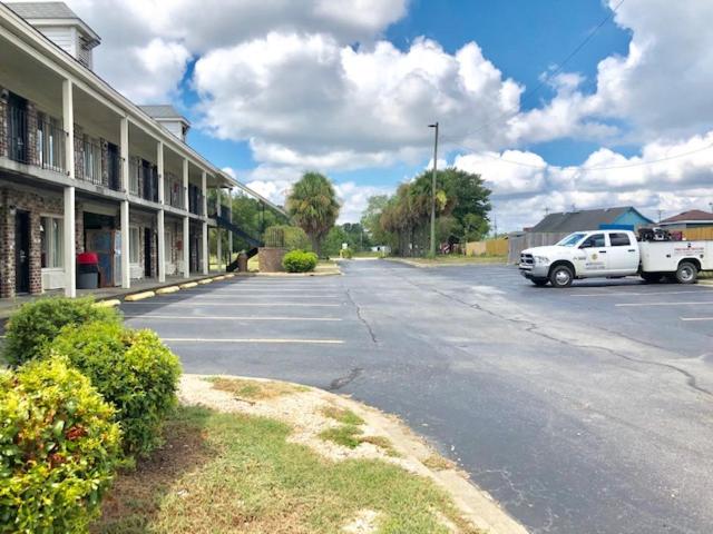 wyndham hotels in manning sc