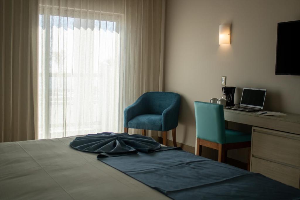 Varali Grand Hotel - King Room With Lake View