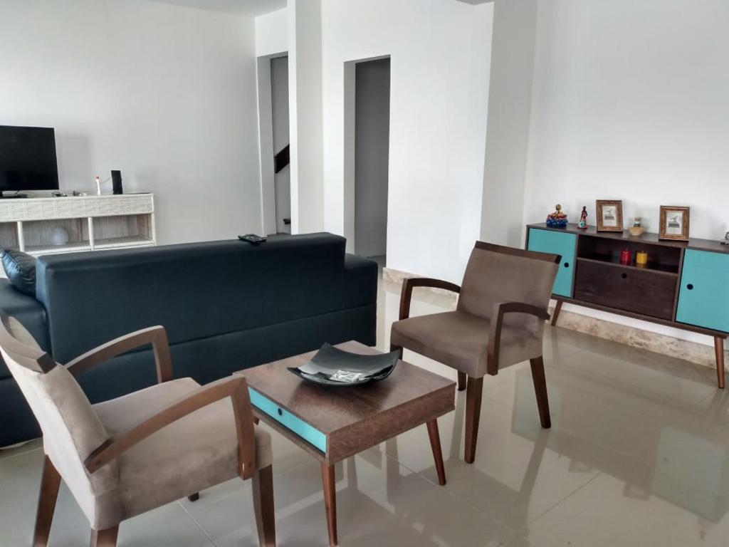  Casa com piscina em Vilas do Atlântico