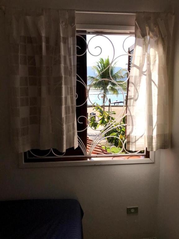  Casa Pé na areia Ilhabela